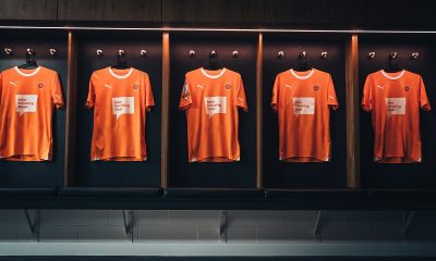 blackpool-fc-features-safer-gambling-logos-on-team-shirts-in-collaboration-with-leovegas