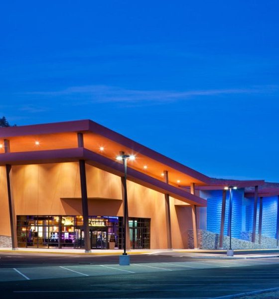 2023-tree-lighting-festival-at-indian-head-casino:-meet-mr-&-mrs.-claus!