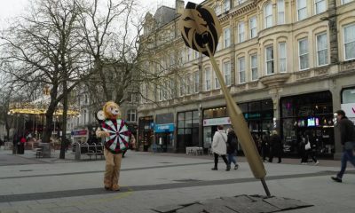 three-giant,-golden-darts-land-in-cardiff-to-celebrate-the-start-of-the-2024-betmgm-premier-league