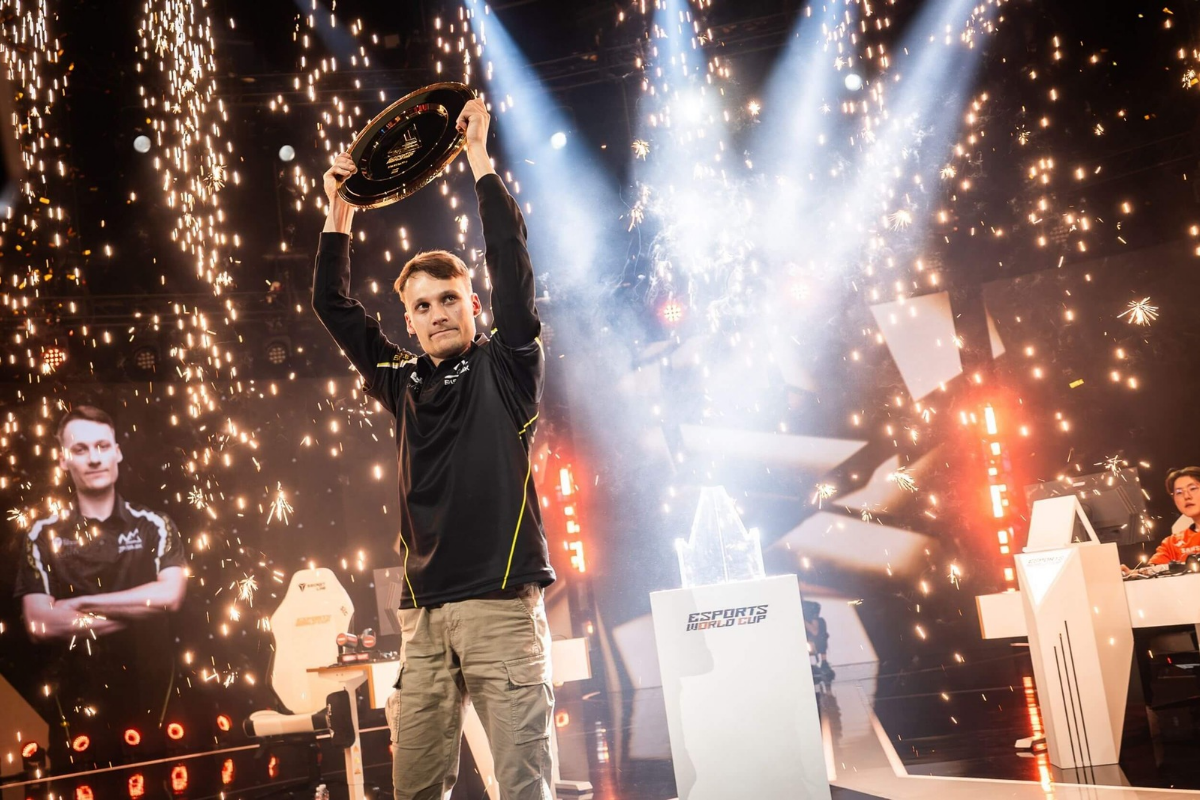 joona-“serral”-sotala-secures-the-starcraft-ii-at-the-2025-esports-world-cup-crown-following-a-dominant-display