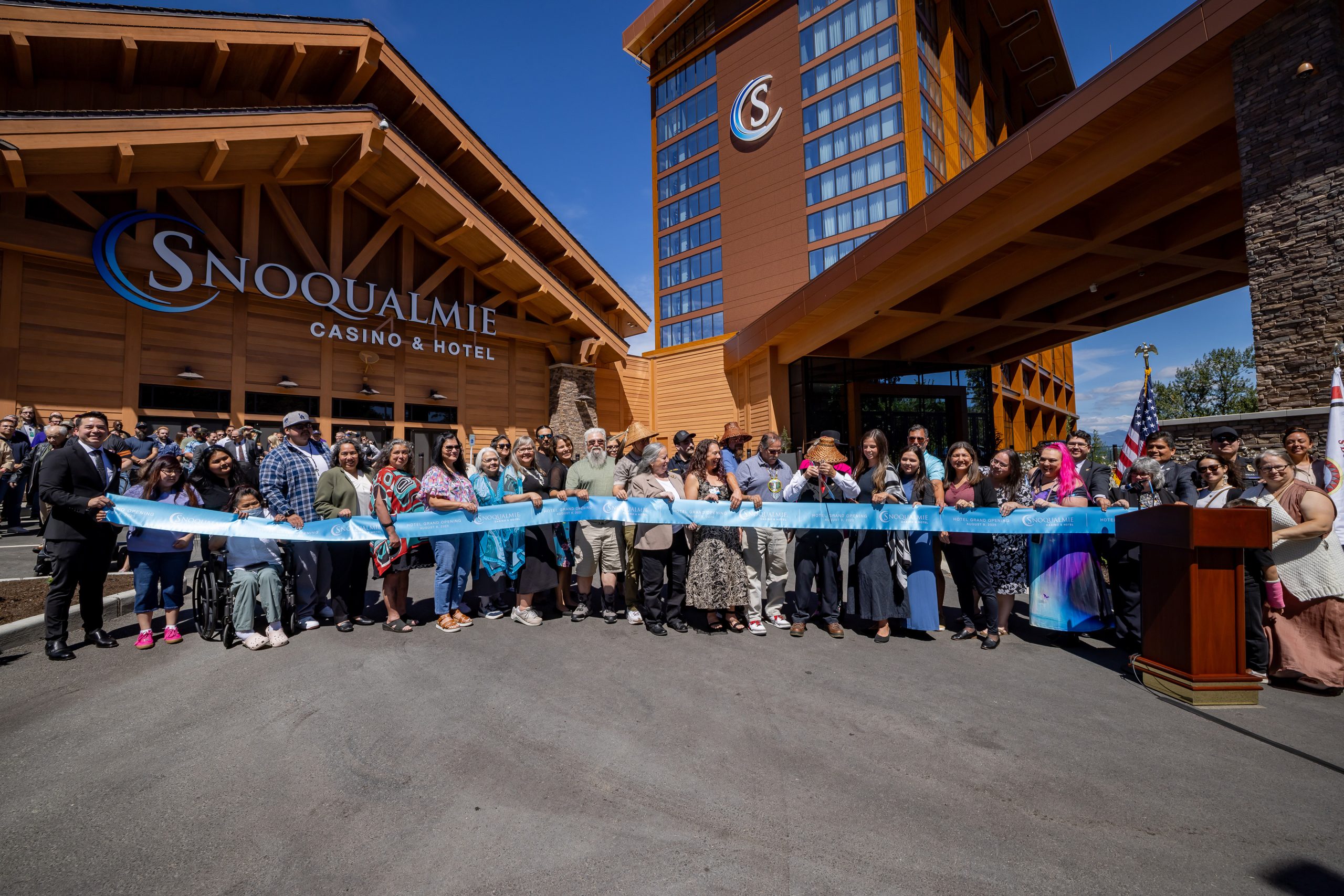 snoqualmie-casino-&-hotel-celebrates-historic-grand-opening-with-first-ever-drone-show-over-snoqualmie-valley