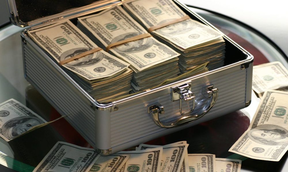 encore-boston-harbor-guest-hits-$1.6-million-jackpot-on-ags’-royal-9-baccarat-progressive