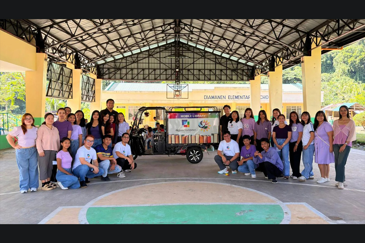 books-on-wheels:-digiplus-foundation-brings-mobile-library-to-boost-literacy-among-aurora’s-young-learners