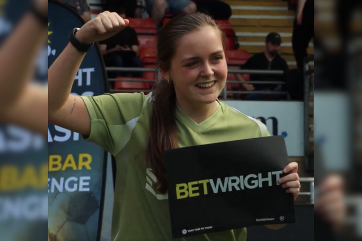 leyton-orient-fan-wins-10,000-in-betwright-crossbar-challenge-on-league-one-final-day