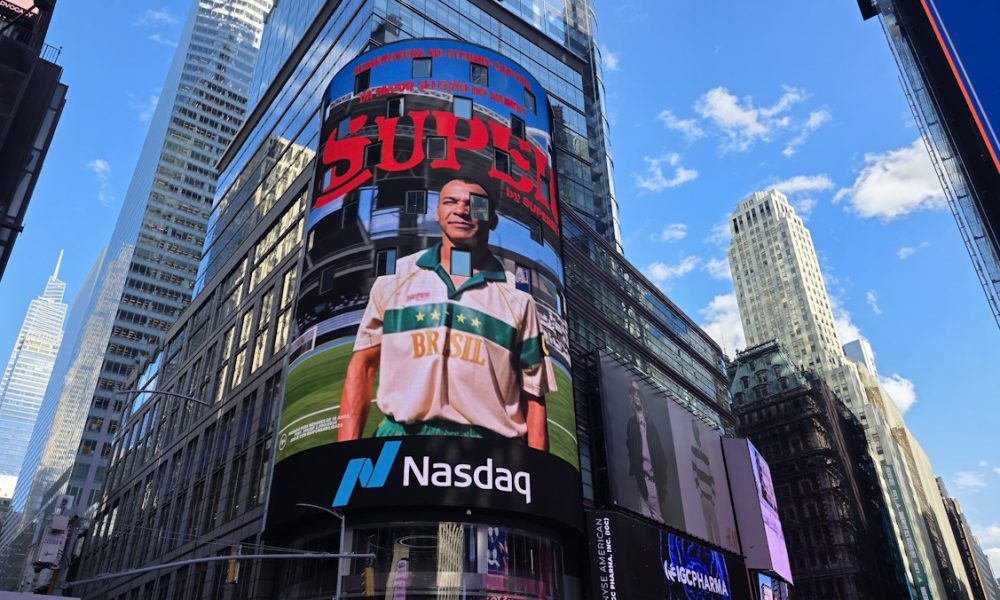 superbet-honors-cafu-with-times-square-campaign-for-2026-collection