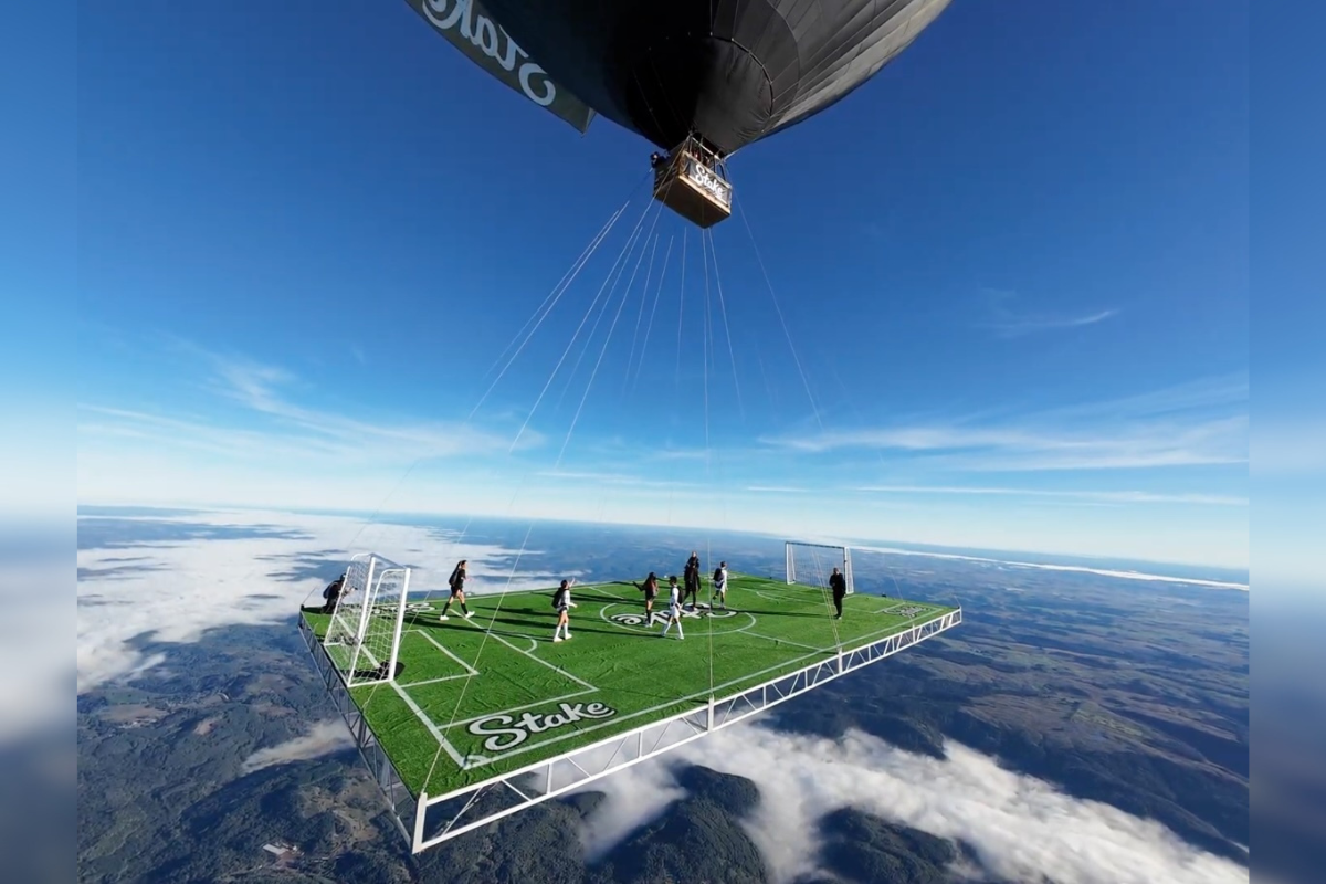 stake-releases-hot-air-balloon-football-match-stunt-at-10,000ft